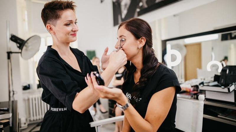 Jaké make-up tutorialy byste tu rádi viděli? Zdroj: Make Up Institute Prague