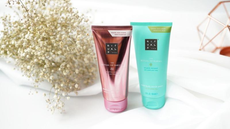 Peelingy od Rituals z řady Sakura a Karma